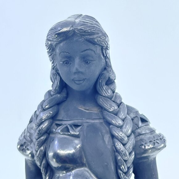 vintage oaxacan barro negro (black clay) woman figurine braided hair repaired - Picture 5 of 12